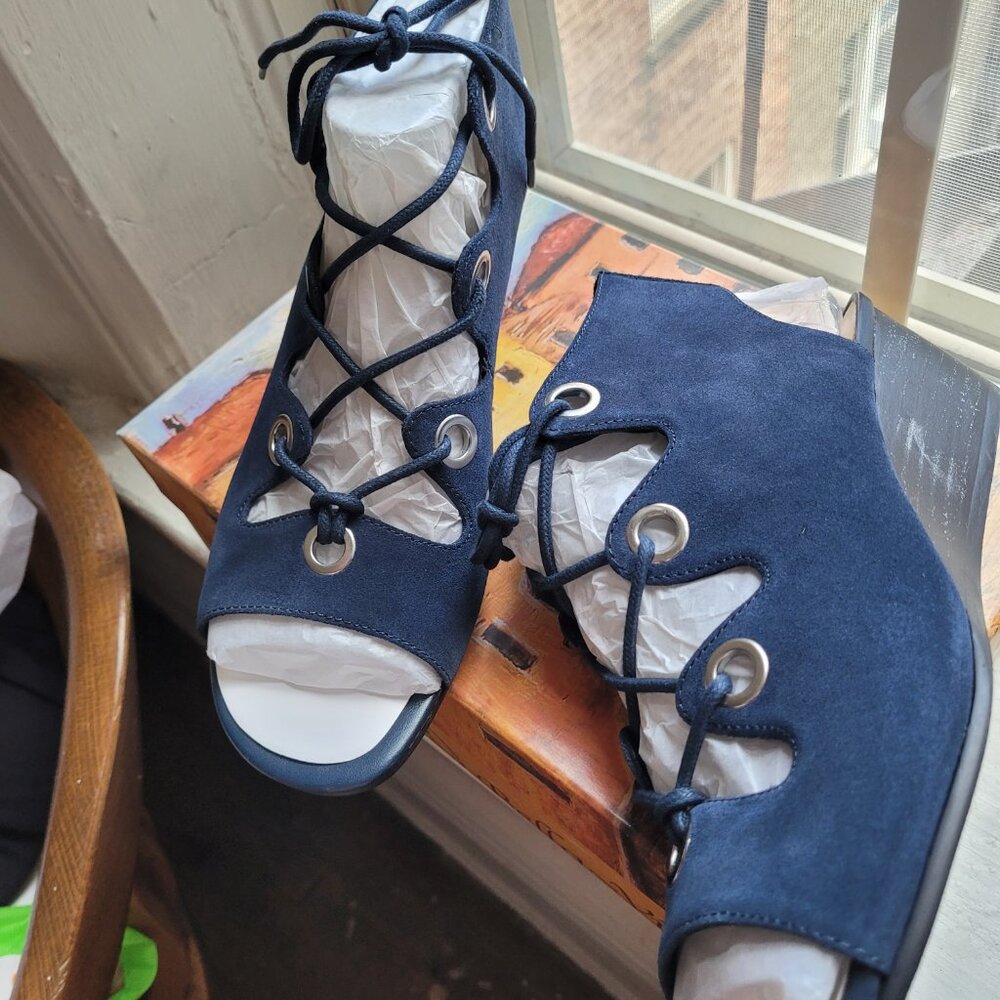 Blue Suede Wedges Bella Vita 10WW NIB "Ingrid"